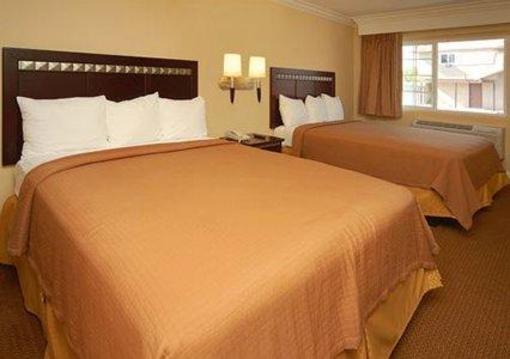 фото отеля Rodeway Inn Near Legoland