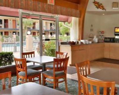 фото отеля Ramada West Palm Beach