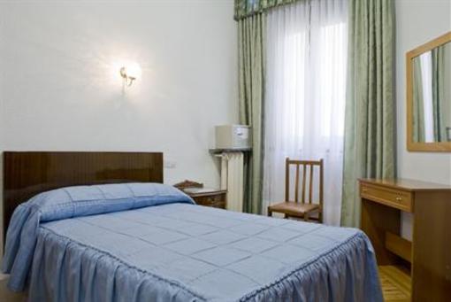фото отеля Hostal Galaico