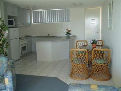 фото отеля At The Sands Holiday Apartments Gold Coast