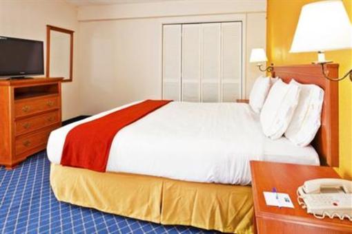 фото отеля Holiday Inn Express Hotel & Suites Nashville - I-40 & 1-24 Spence Lane