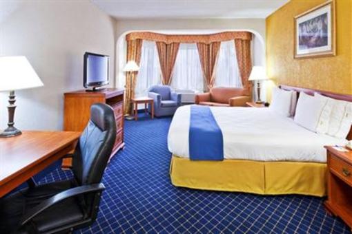 фото отеля Holiday Inn Express Hotel & Suites Nashville - I-40 & 1-24 Spence Lane