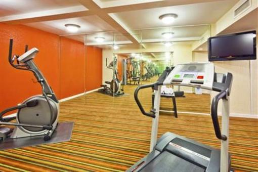 фото отеля Holiday Inn Express Hotel & Suites Nashville - I-40 & 1-24 Spence Lane