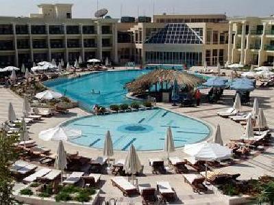 фото отеля Hilton Hurghada Long Beach Resort