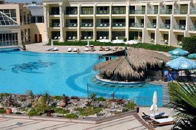 фото отеля Hilton Hurghada Long Beach Resort