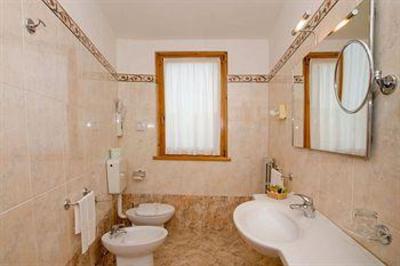 фото отеля Riz Ferrari Hotel