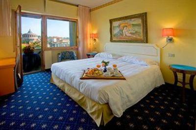 фото отеля Riz Ferrari Hotel