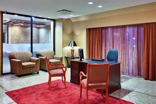 фото отеля Crowne Plaza Toronto Airport