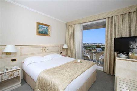 фото отеля Best Western Premier Hotel Corsica