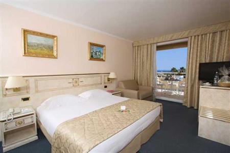 фото отеля Best Western Premier Hotel Corsica