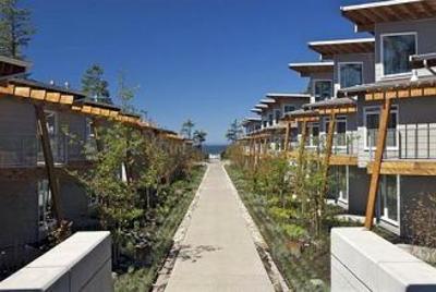 фото отеля Cox Bay Beach Resort