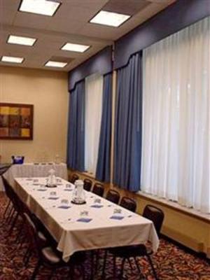 фото отеля The Parkway Hotel