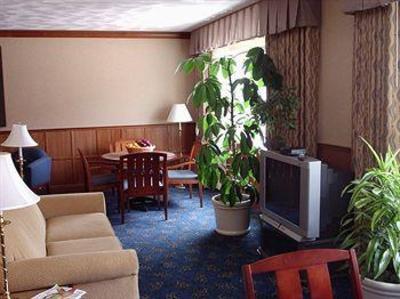 фото отеля The Parkway Hotel