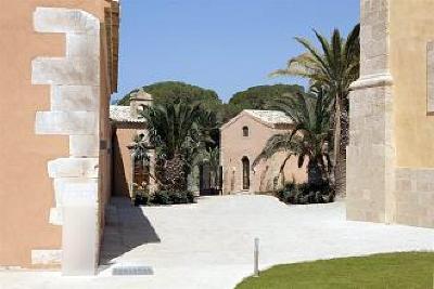 фото отеля Donnafugata Golf Resort & Spa
