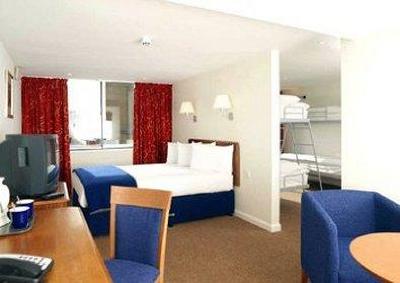 фото отеля BEST WESTERN Gatwick Moat House