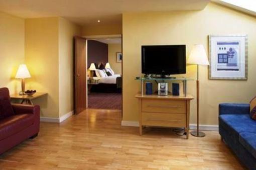 фото отеля Holiday Inn Ellesmere Port