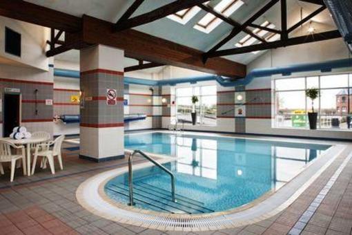 фото отеля Holiday Inn Ellesmere Port