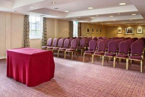фото отеля Holiday Inn Ellesmere Port