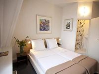 Quentin Hotel