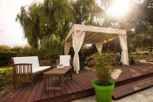 фото отеля Carnac Lodge & Hotel