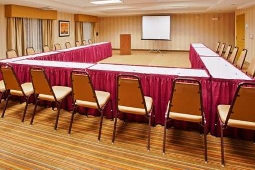 фото отеля Holiday Inn Express Willows