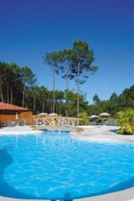 фото отеля Les Cottages Du lac Residence Parentis-en-Born