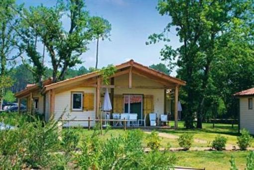 фото отеля Les Cottages Du lac Residence Parentis-en-Born