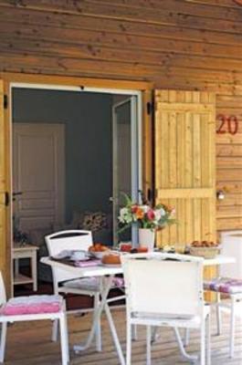 фото отеля Les Cottages Du lac Residence Parentis-en-Born