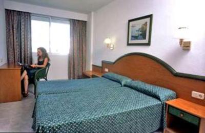 фото отеля Aparthotel Tropicana Cala Millor
