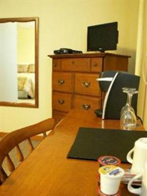 фото отеля Loyalist Inn Hotel