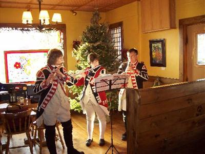 фото отеля Loyalist Inn Hotel