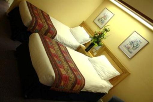 фото отеля Hallmark Inn