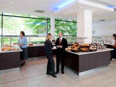 фото отеля Novotel Hamburg Alster