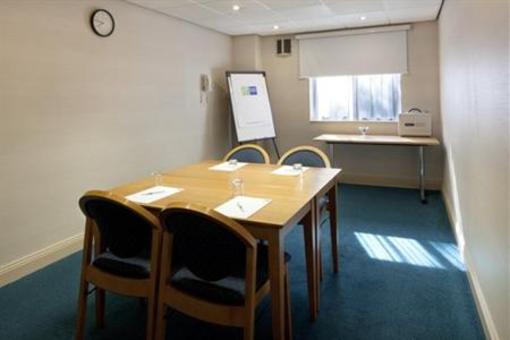 фото отеля Holiday Inn Express Stafford M6 Jct. 13