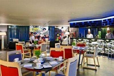 фото отеля Park Plaza Bangkok Soi 18