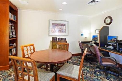 фото отеля Staybridge Suites Charlotte Arrowood