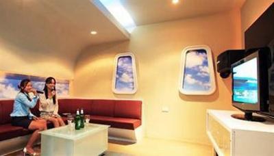 фото отеля Golden Crown Plaza Hotel
