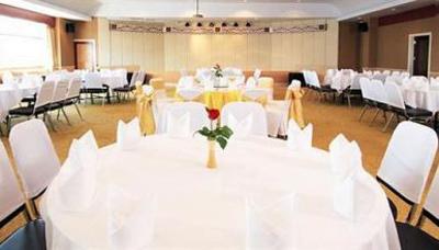 фото отеля Golden Crown Plaza Hotel