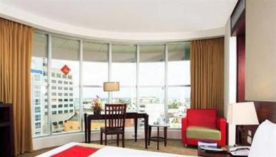 фото отеля Golden Crown Plaza Hotel