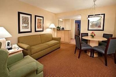 фото отеля Embassy Suites Orlando/Lake Buena Vista Resort