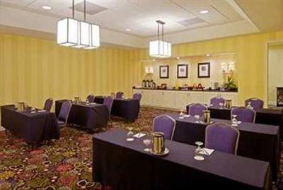 фото отеля Embassy Suites Orlando/Lake Buena Vista Resort