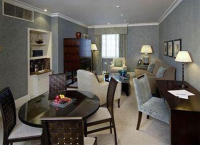 фото отеля Macdonald New Blossoms Hotel