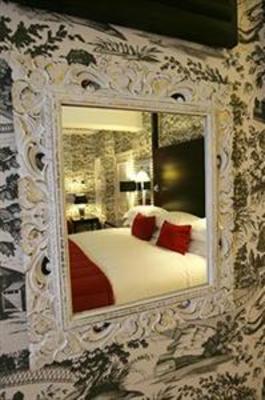 фото отеля Macdonald New Blossoms Hotel