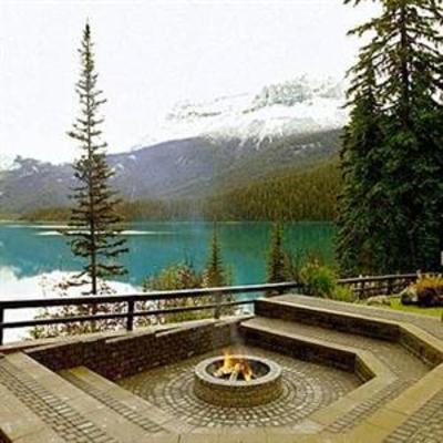 фото отеля Emerald Lake Lodge