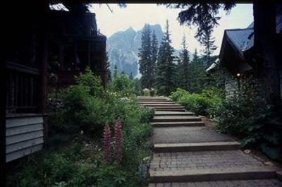 фото отеля Emerald Lake Lodge
