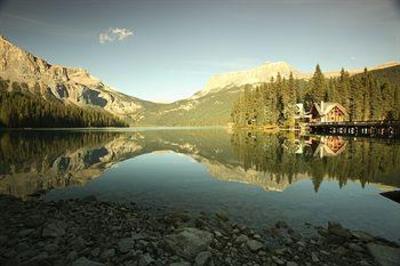 фото отеля Emerald Lake Lodge