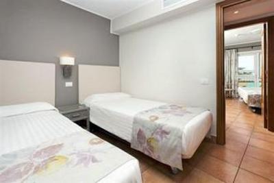 фото отеля Sol Barbacan Hotel