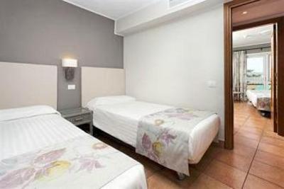 фото отеля Sol Barbacan Hotel