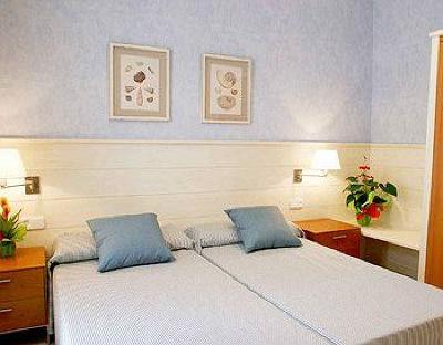 фото отеля Apartamentos Sants Barcelona