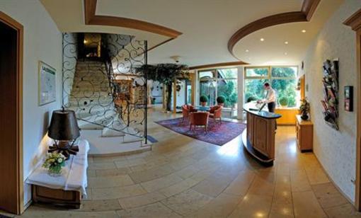 фото отеля Wald Cafe Hotel